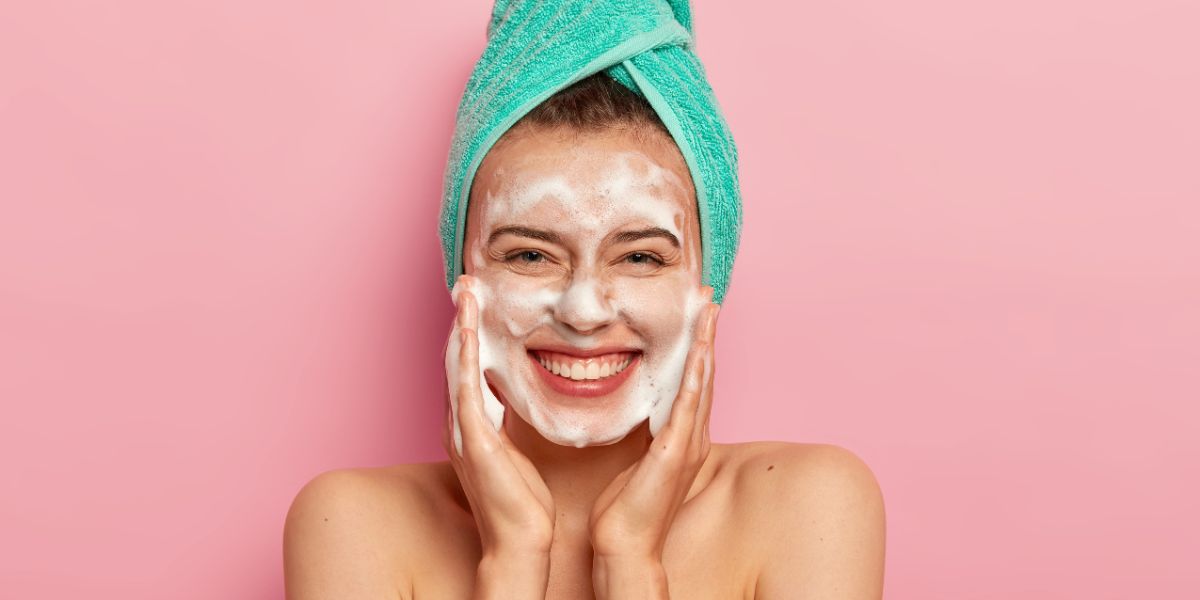 Women apply best face wash